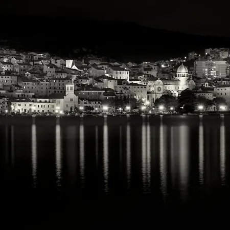 Max Center Of The Old Town Free Parking Beautiful View