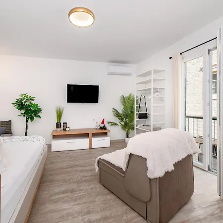 Apartment Max Center Of The Old Town Free Parking Beautiful View Sibenik