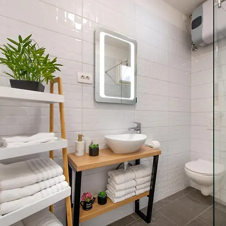 Max Center Of The Old Town Free Parking Beautiful View Apartment Sibenik