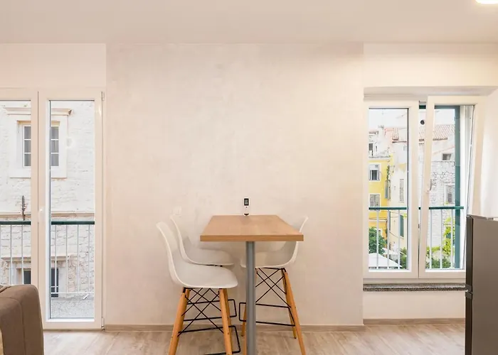 Max Center Of The Old Town Free Parking Beautiful View Шибеник