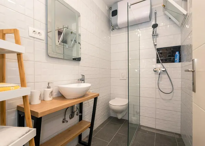 Max Center Of The Old Town Free Parking Beautiful View Sibenik