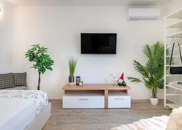 Max Center Of The Old Town Free Parking Beautiful View